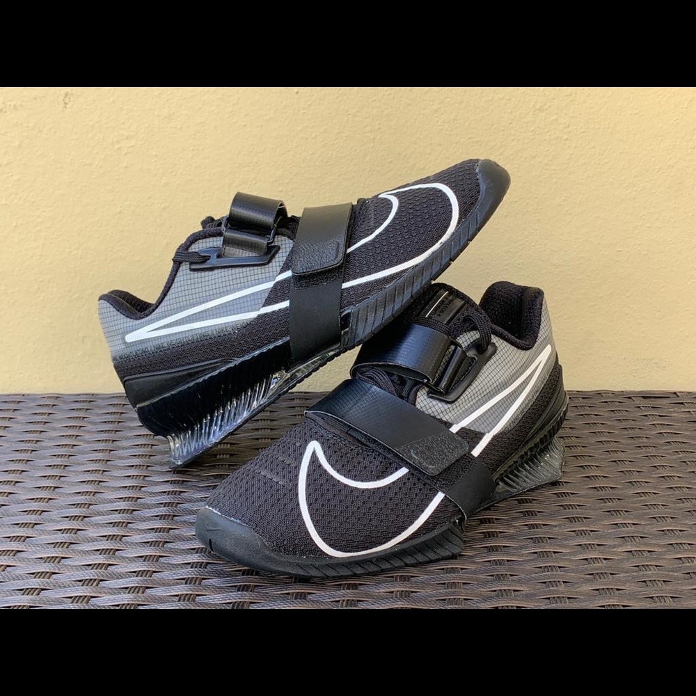 ROMALEOS 4 TRIPLE BLACK: ⚫️⚪️⚫️